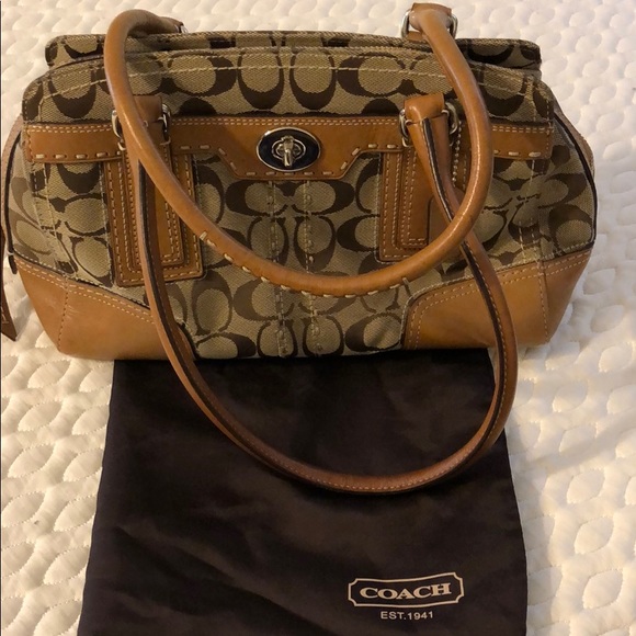 Coach Handbags - VGUC Coach purse